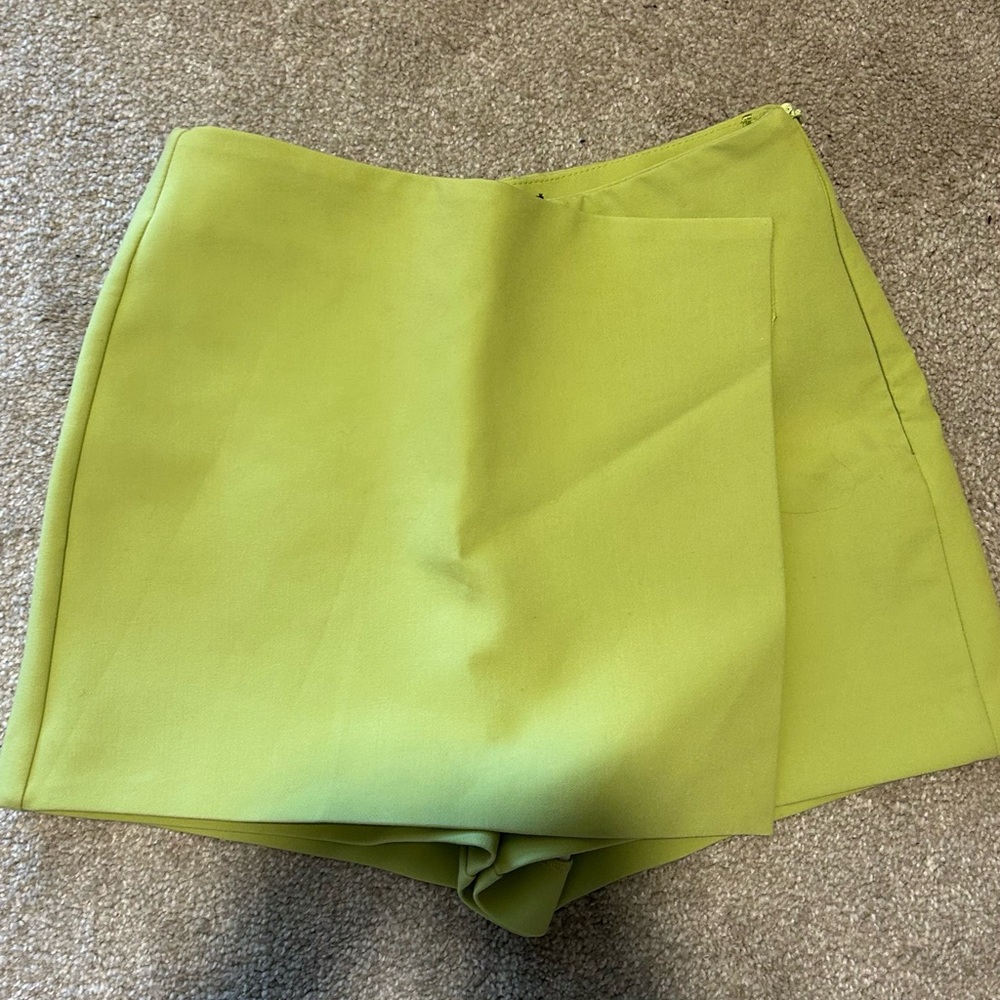 Zara green skort